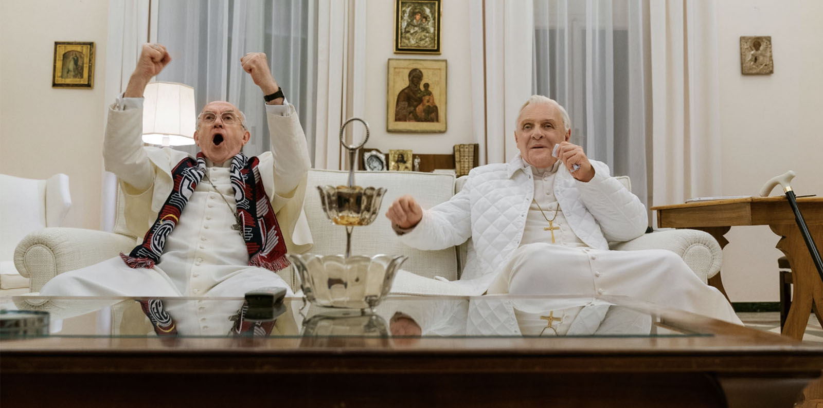 REVIEW-The-Two-Popes-1 Image