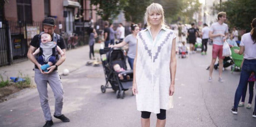 To Kid Or Not To Kid image