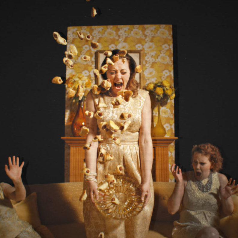 REVIEW-Nora-2025-4-794x794.jpeg