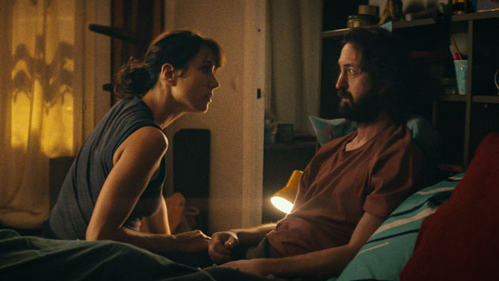 Vanessa Guide and Franc Bruneau in an intimate scene from Zénithal