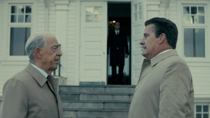 Ronald Reagan (Jeff Daniels) and George Shultz (J.K. Simmons) talk outside the Höfði house in The Brink of War.